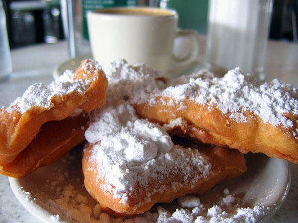 2006_11_cafe_du_monde_beignets
